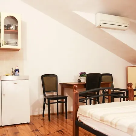 Studio 15200d Makarska