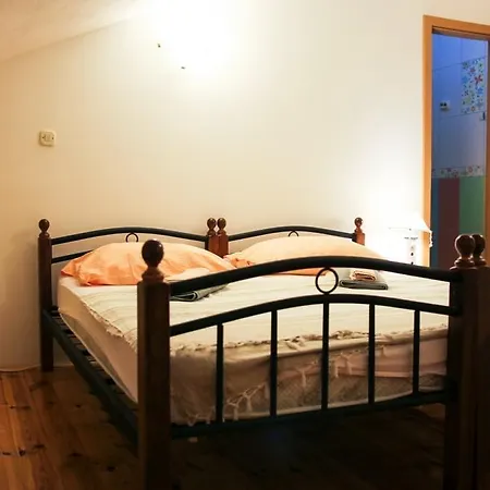 Studio 15200d Makarska